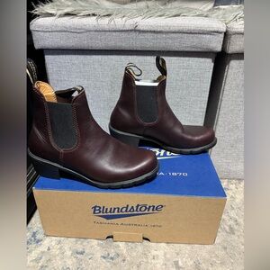 Blundstone heeled boot